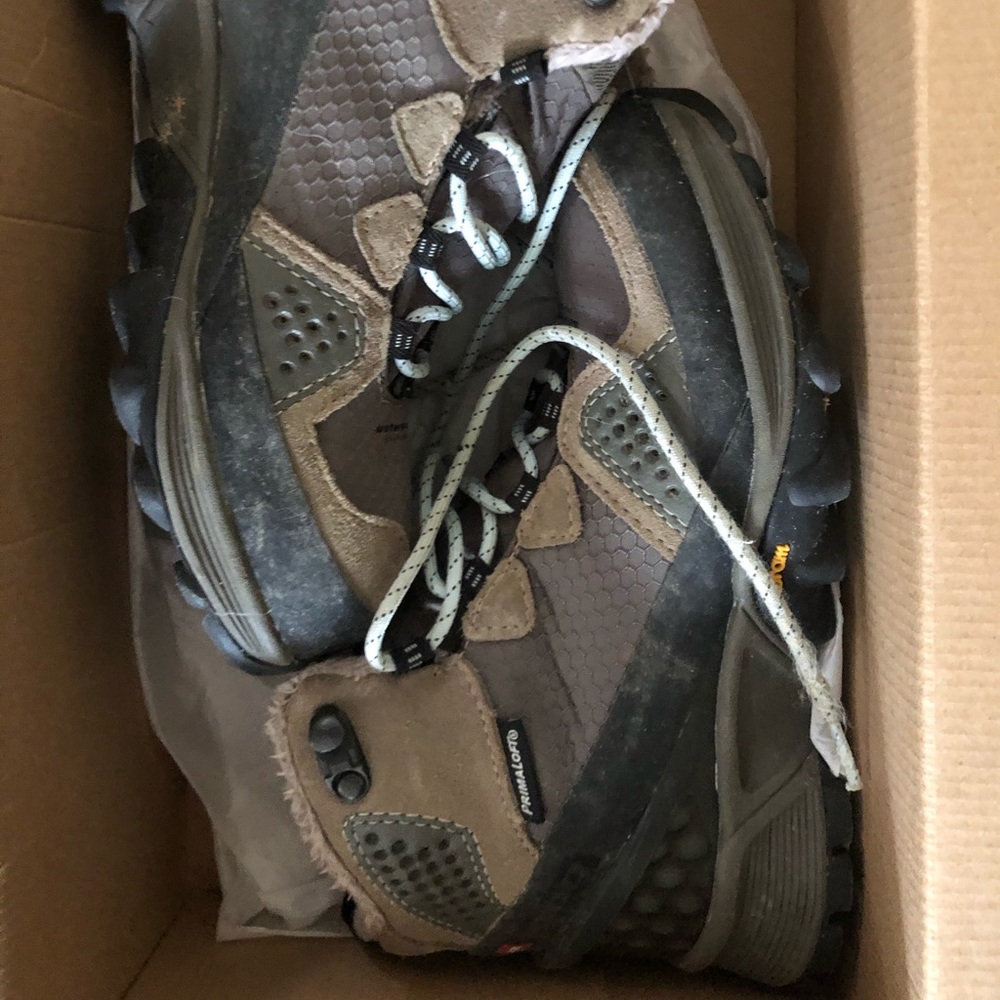size 6 Women’s hiking boots